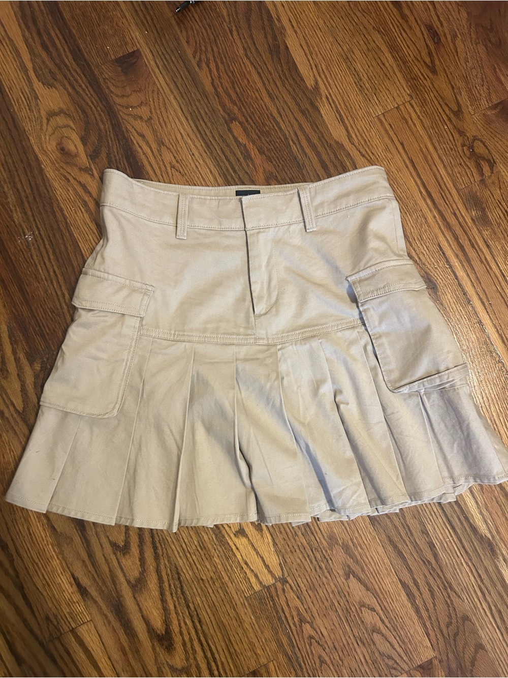 Gap Pleated Cargo Mini Skirt in Light Beige